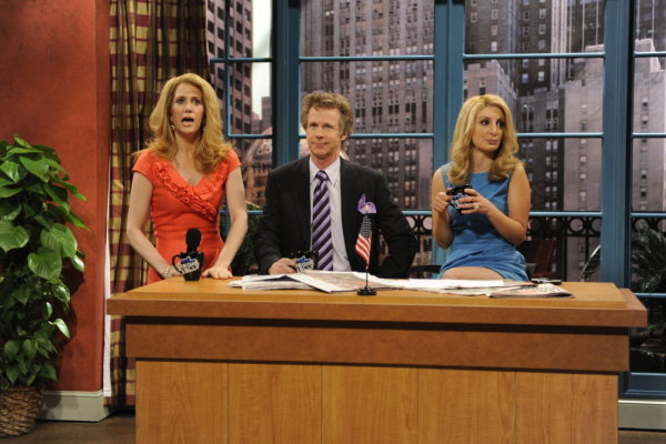 Still of Dana Carvey, Kristen Wiig and Nasim Pedrad in Saturday Night Live (1975)