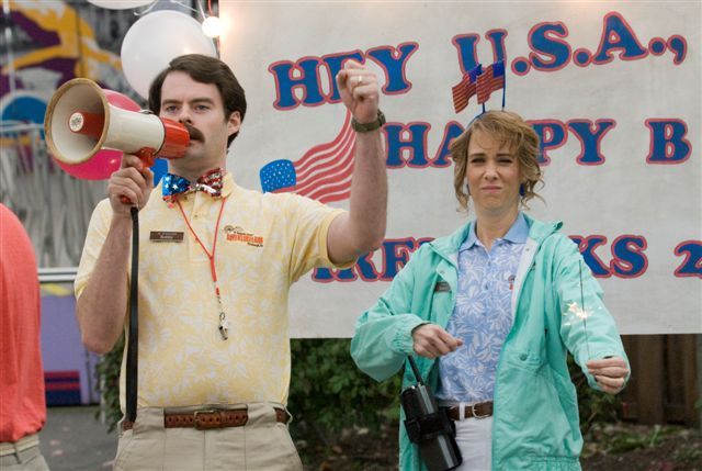 Still of Bill Hader and Kristen Wiig in Adventureland (2009)