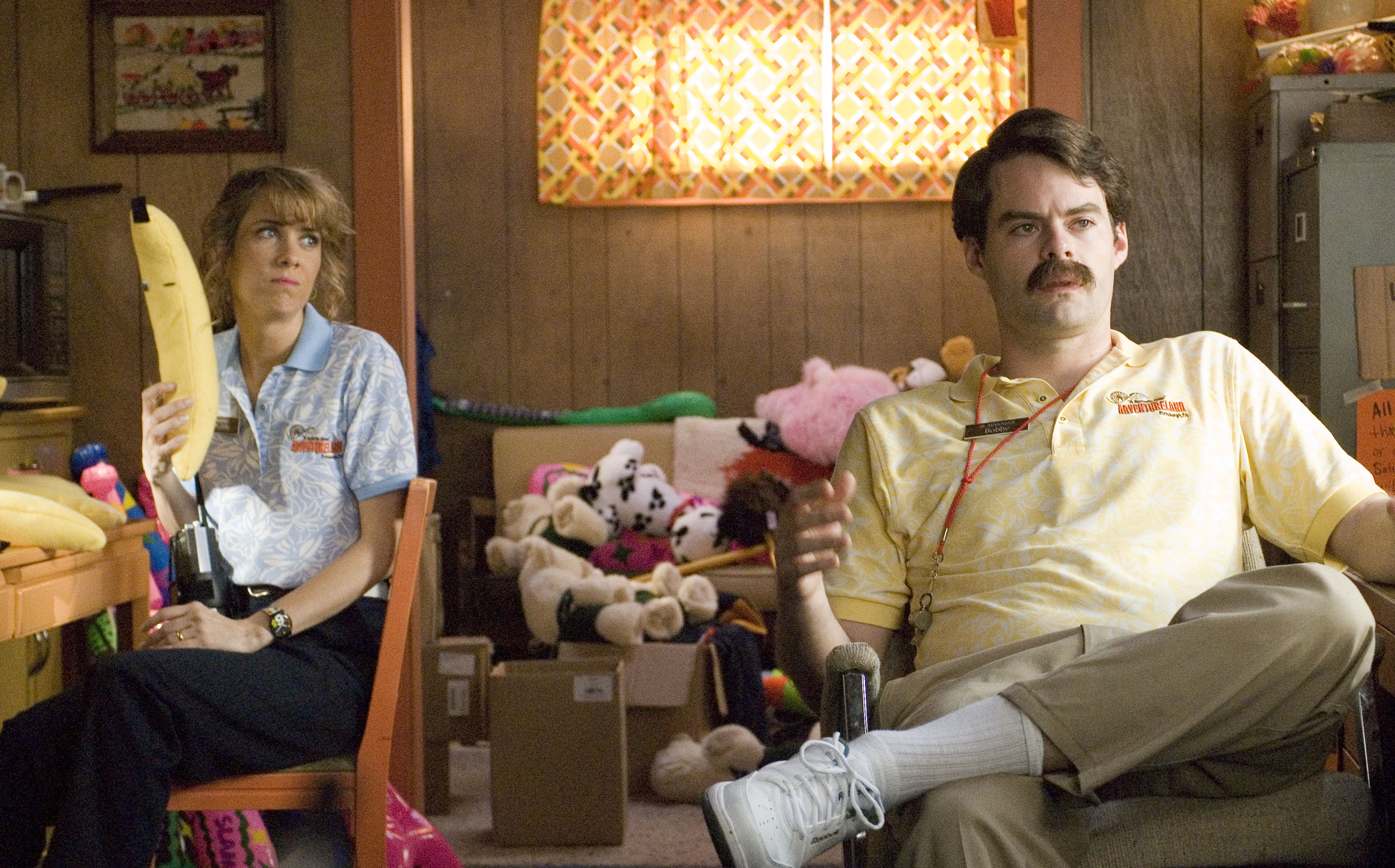 Still of Bill Hader and Kristen Wiig in Adventureland (2009)