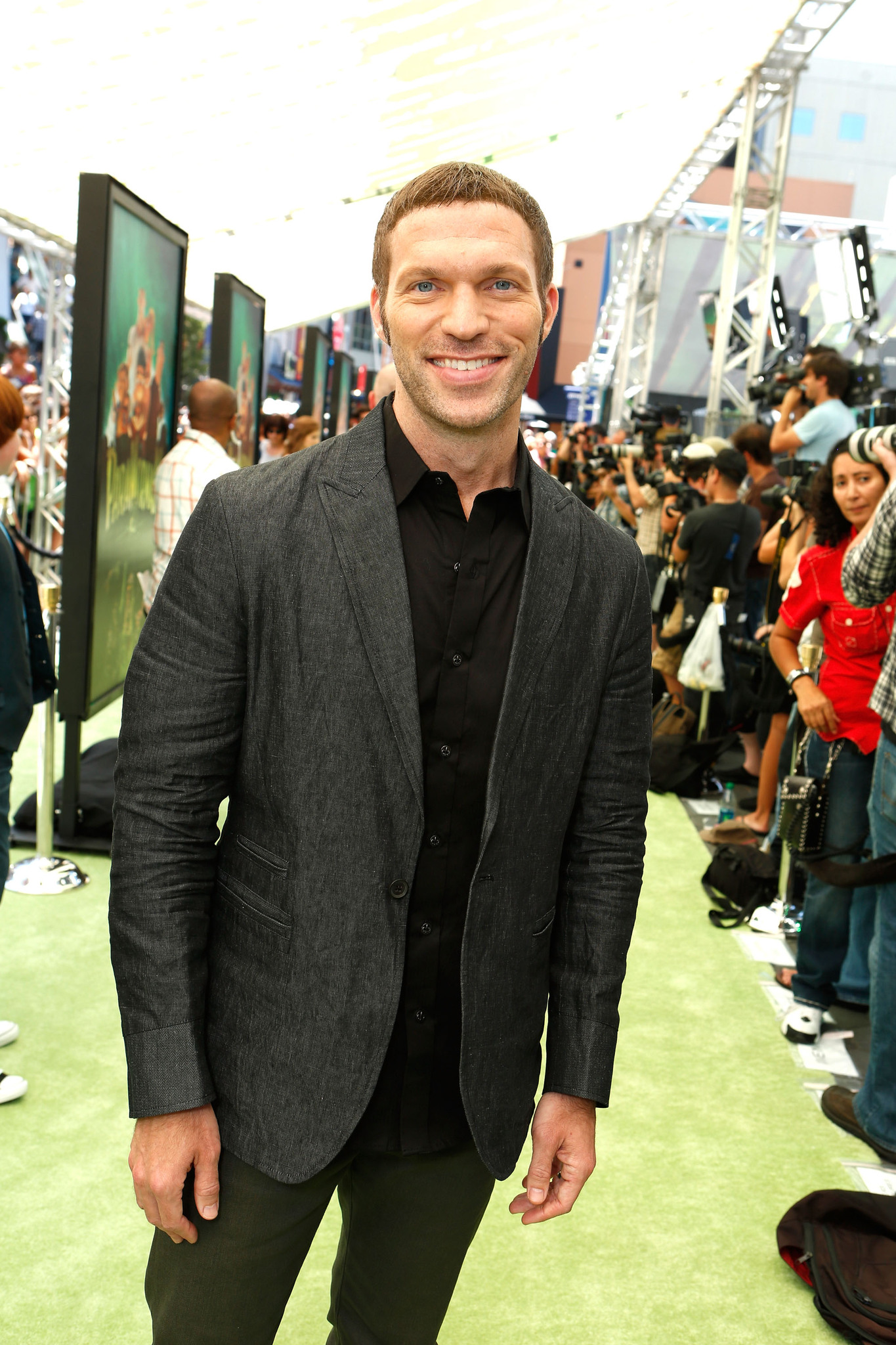 Travis Knight at event of Paranormanas (2012)