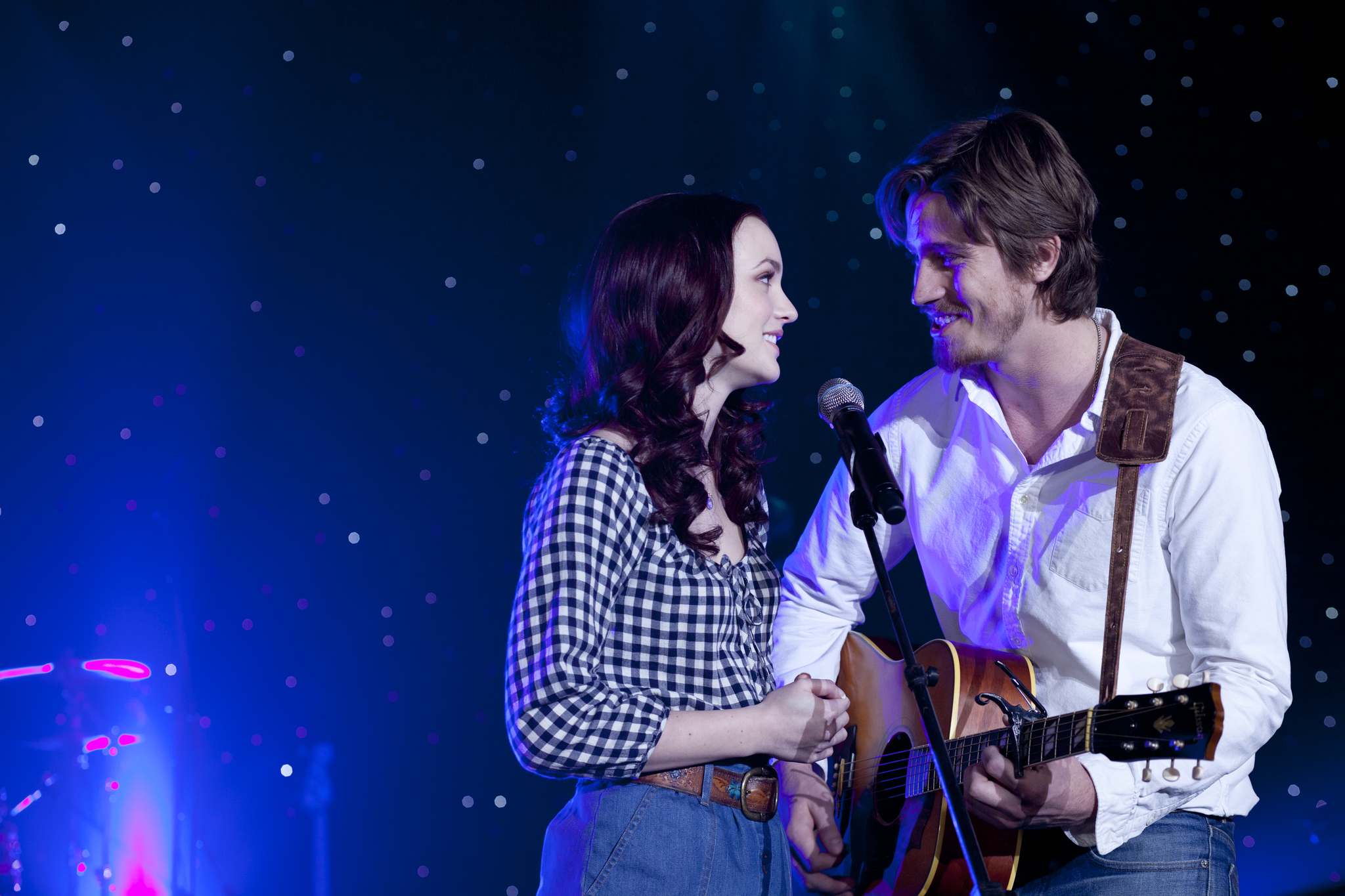 Still of Leighton Meester and Garrett Hedlund in Country Strong (2010)