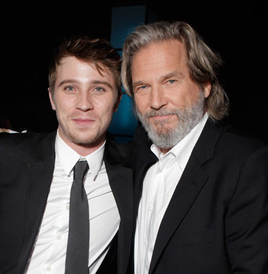 Jeff Bridges and Garrett Hedlund at event of Tronas: Palikimas (2010)