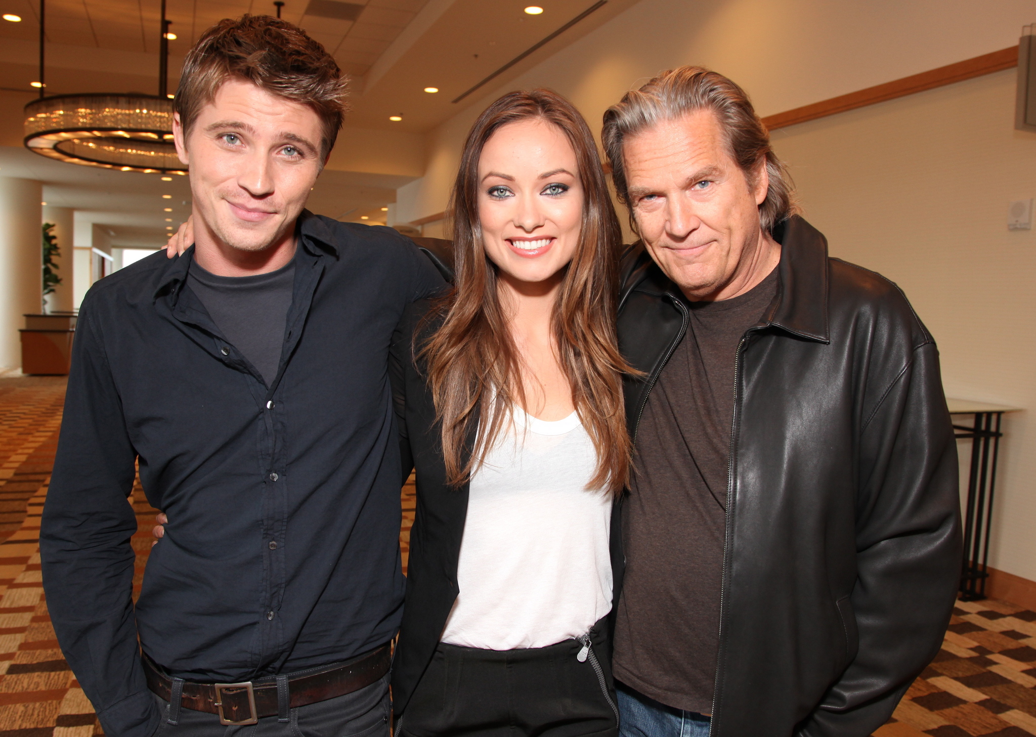 Jeff Bridges, Olivia Wilde and Garrett Hedlund at event of Tronas: Palikimas (2010)