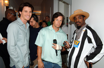 Mark Wahlberg, André Benjamin and Garrett Hedlund at event of Total Request Live (1999)