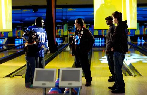 Still of Mark Wahlberg and Garrett Hedlund in Four Brothers (2005)