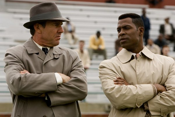 DARRIN HENSON AND DENNIS QUAID IN THE EXPRESS