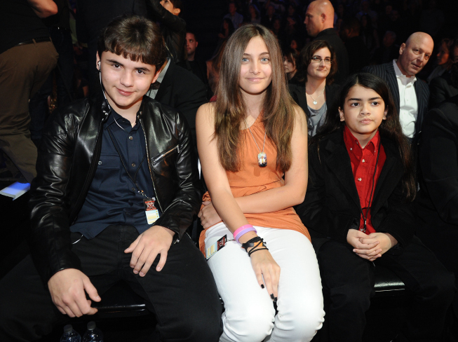 Still of Prince Michael, Prince Michael II and Paris Jackson in The X Factor (2011)