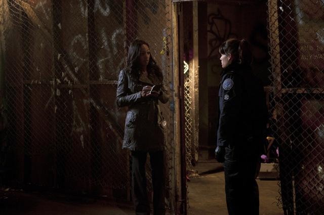 Still of Enuka Okuma and Missy Peregrym in Rookie Blue (2010)