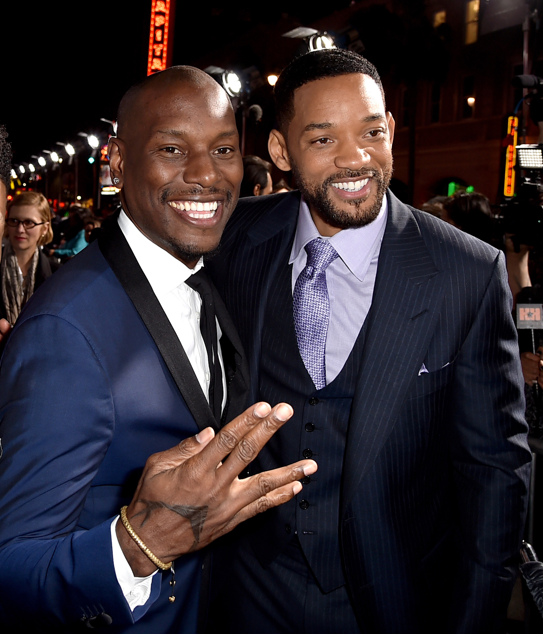 Will Smith and Tyrese Gibson at event of Susikaupk (2015)