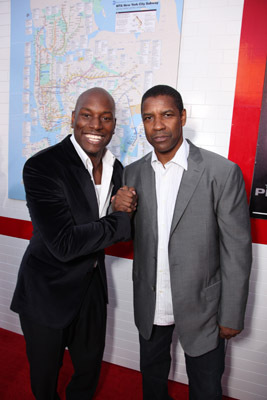 Denzel Washington and Tyrese Gibson at event of Metro uzgrobimas (2009)