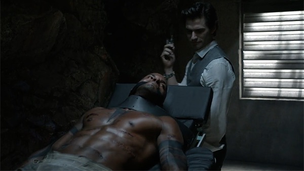 Ricky Whittle and Johnny Whitworth in The 100 -