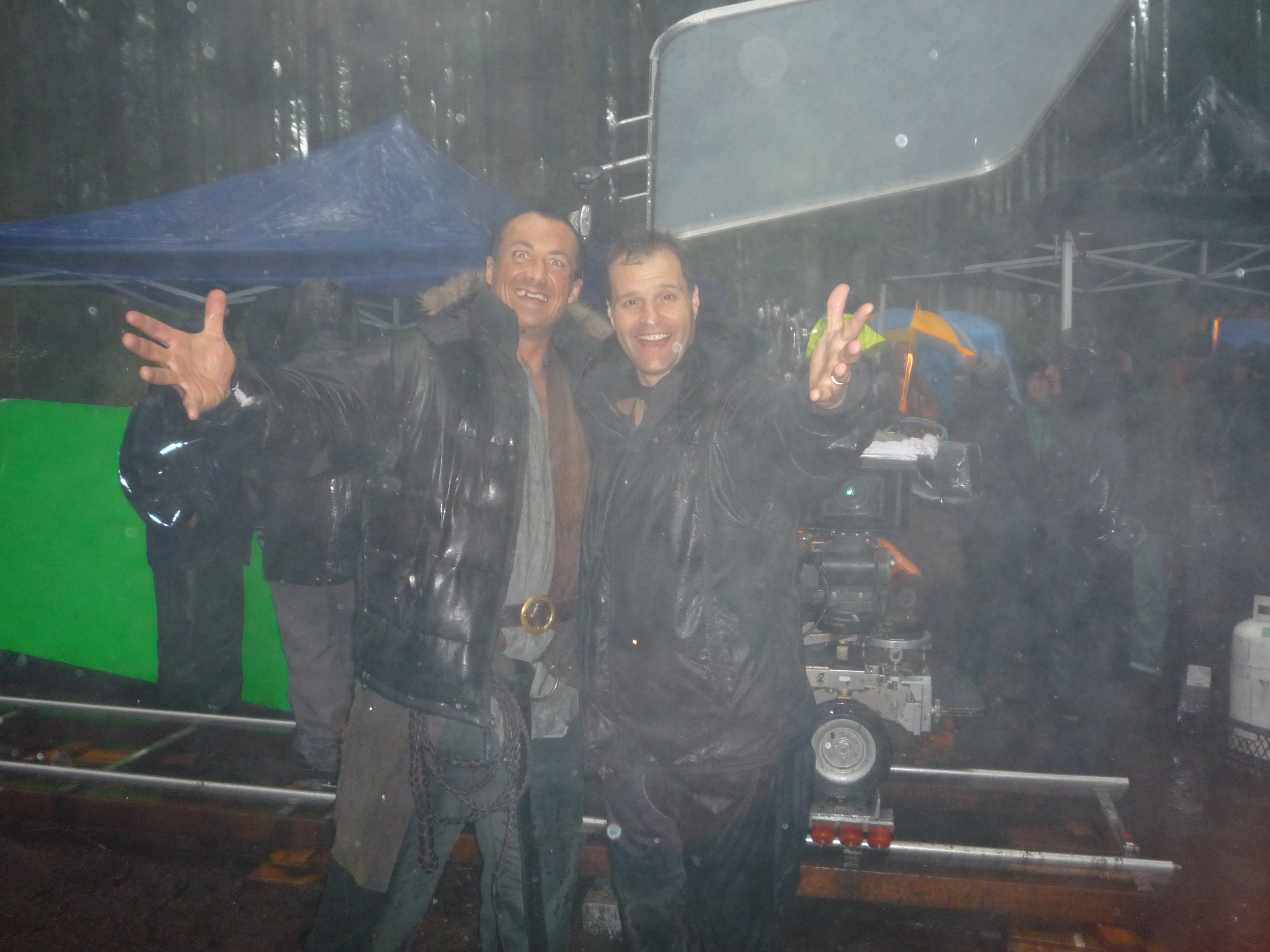 In the pouring rain with director Peter DeLuise on the set of Beyond Sherwood (2009)