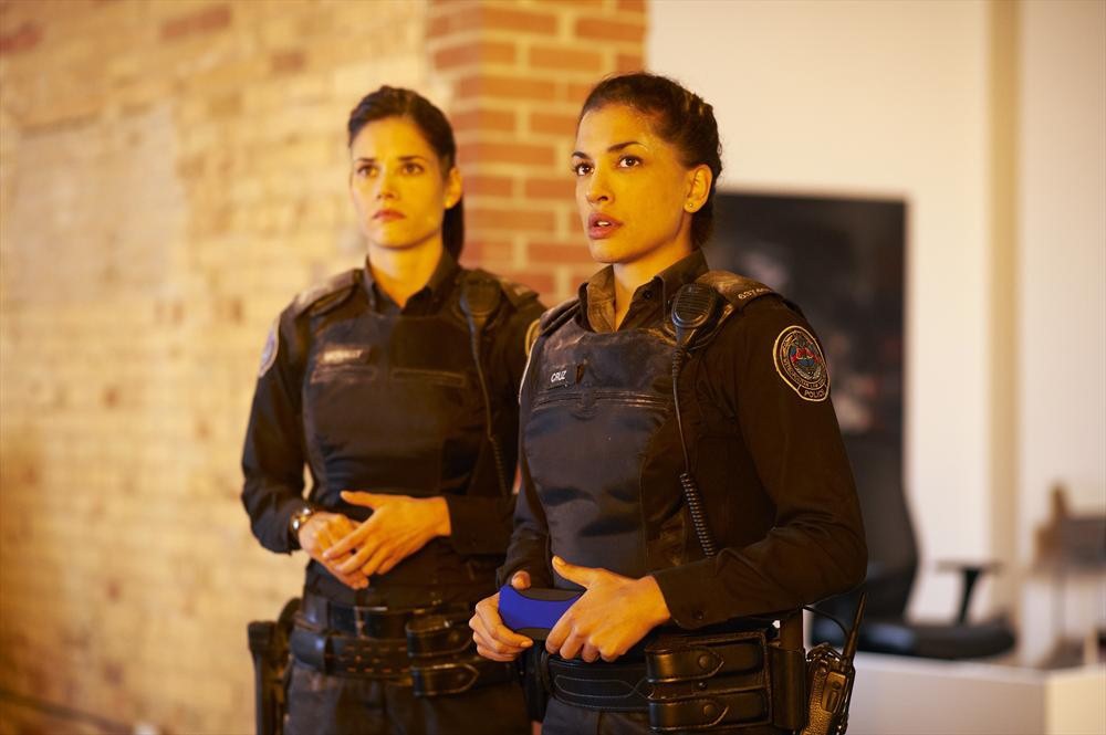 Still of Missy Peregrym and Rachael Ancheril in Rookie Blue (2010)