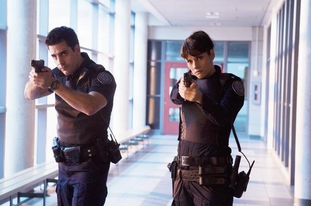 Still of Ben Bass and Missy Peregrym in Rookie Blue (2010)