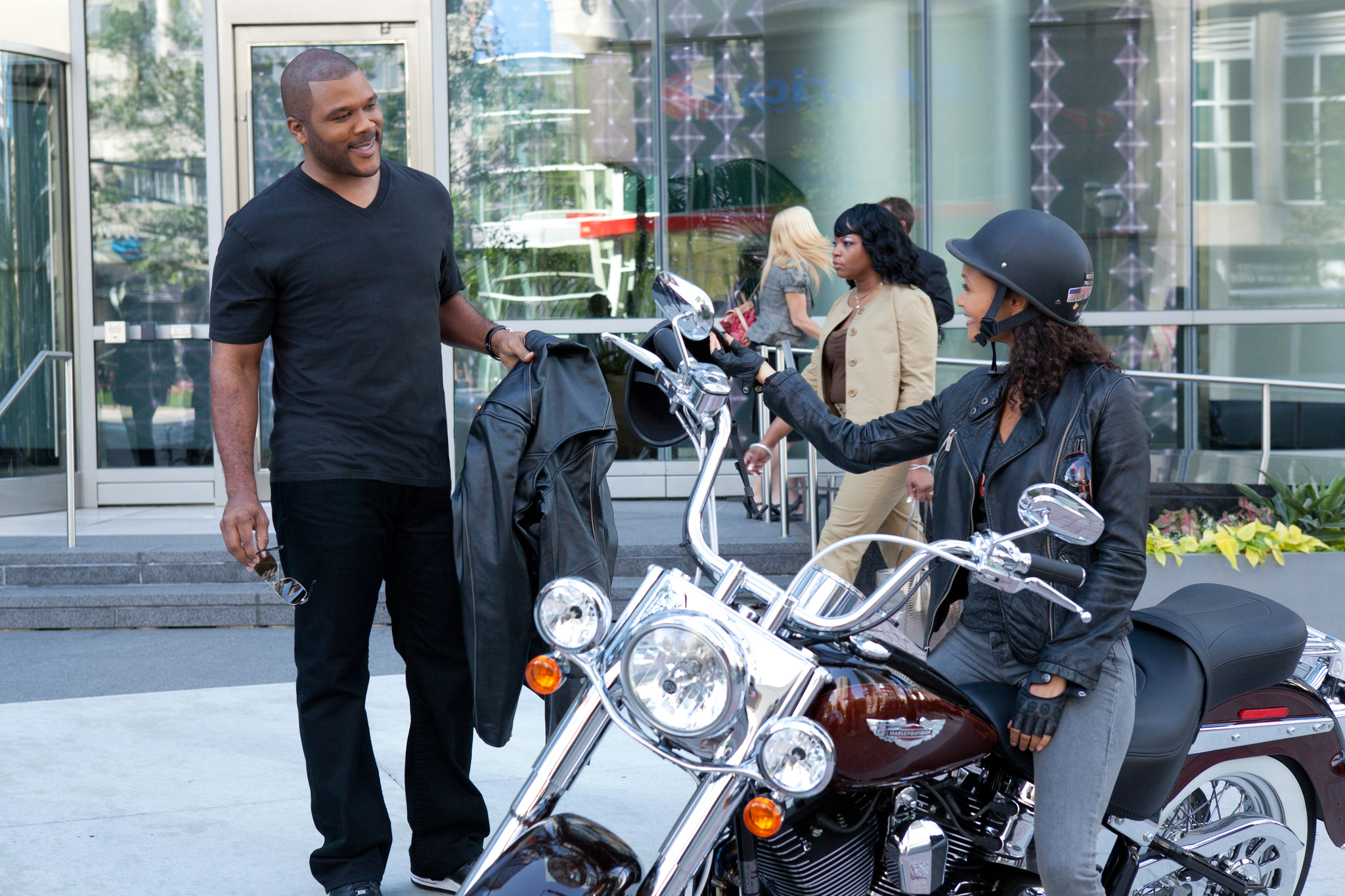 Still of Thandie Newton and Tyler Perry in Good Deeds (2012)