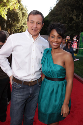 Anika Noni Rose and Robert A. Iger at event of The Princess and the Frog (2009)