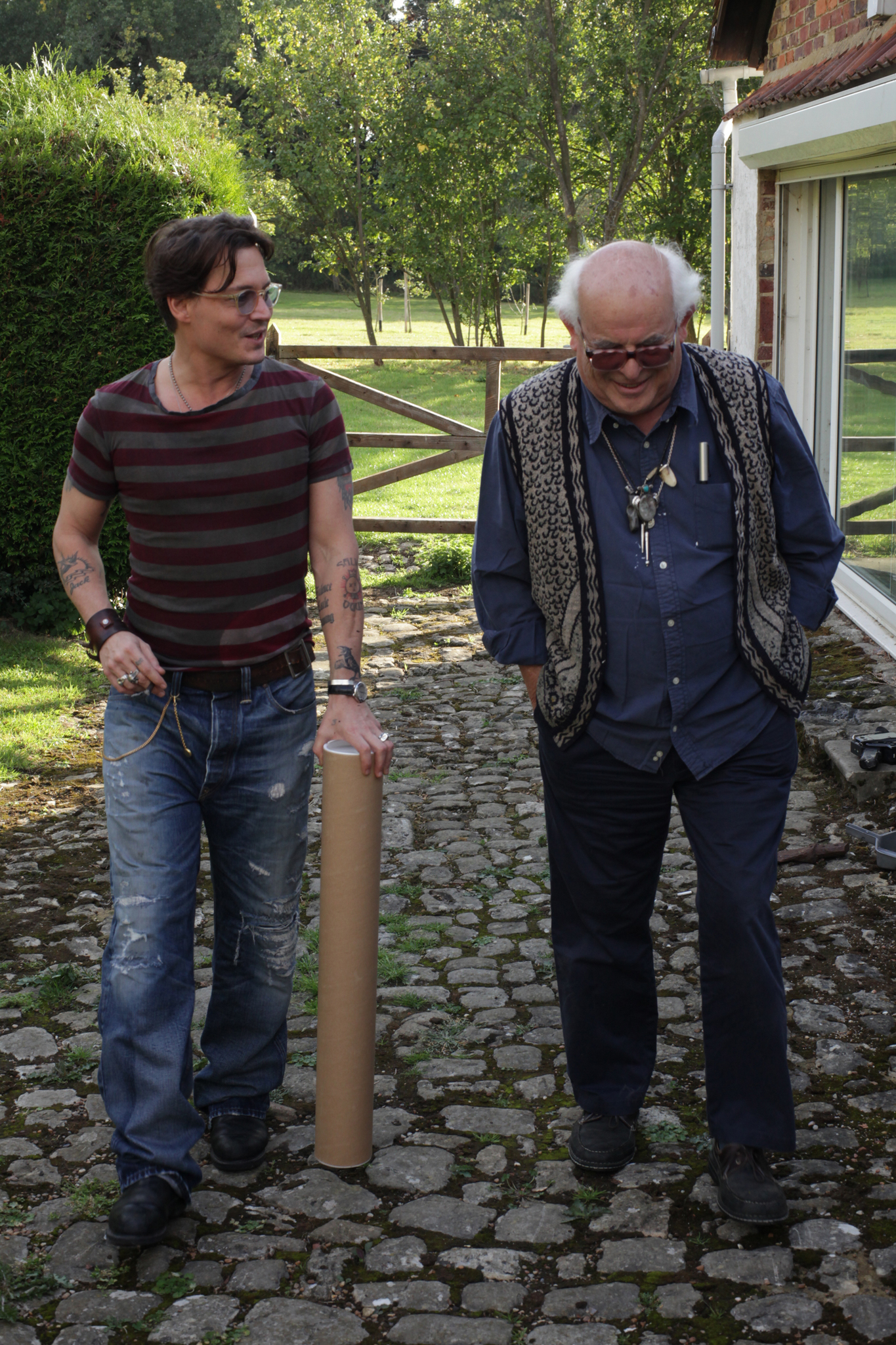 Still of Johnny Depp and Ralph Steadman in For No Good Reason (2012)