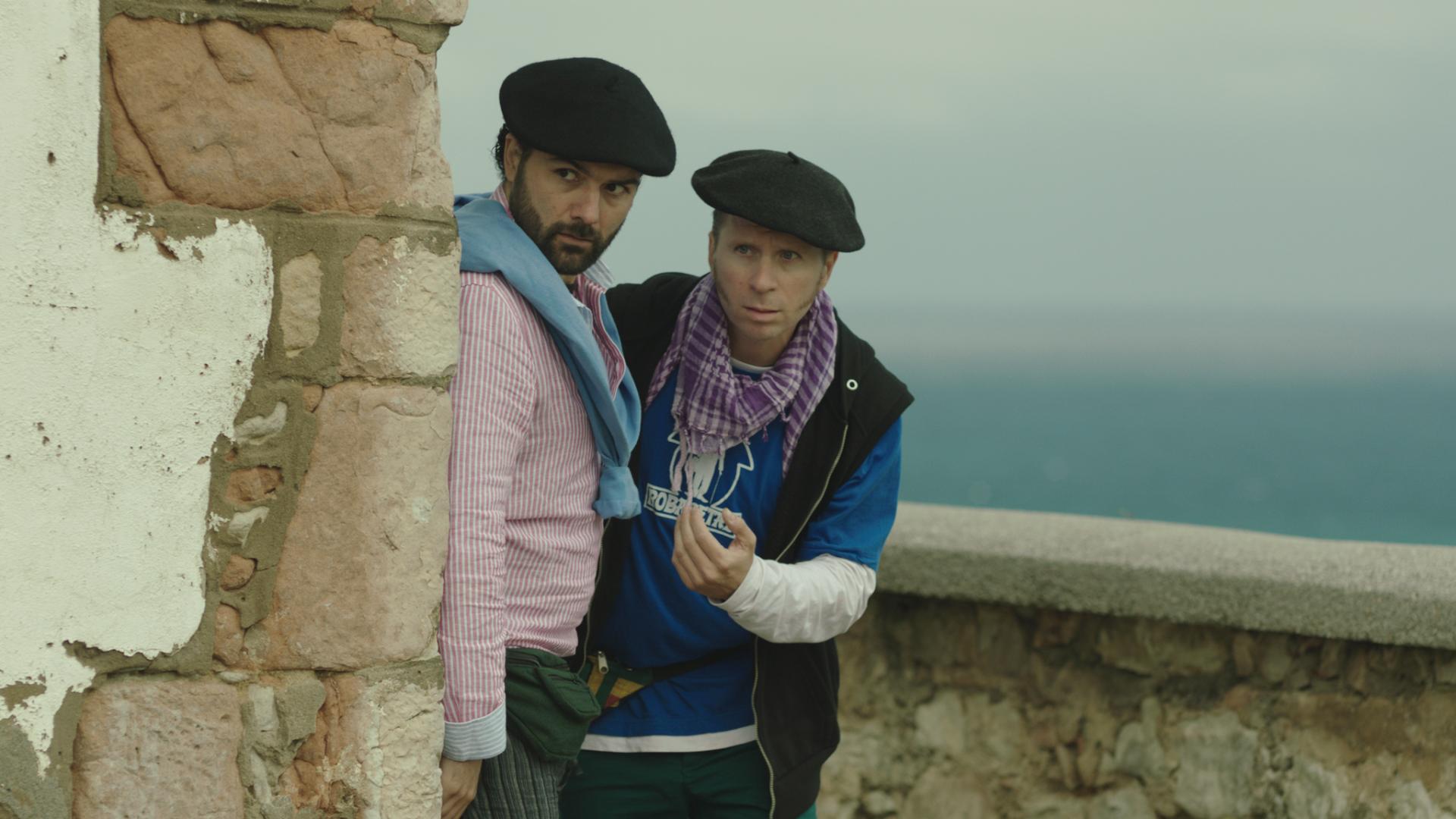 Still of Alfonso Sánchez and Alberto López in Ocho apellidos vascos (2014)