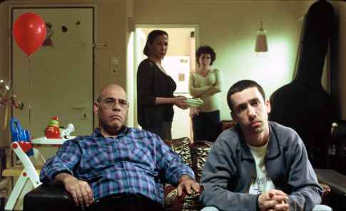 Still of Uri Gavriel, Ahuva Keren, Hilla Sarjon and Rubi Moskovitz in Bikur Ha-Tizmoret (2007)