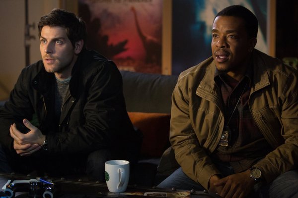 Still of Russell Hornsby and David Giuntoli in Grimm (2011)