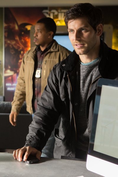 Still of Russell Hornsby and David Giuntoli in Grimm (2011)