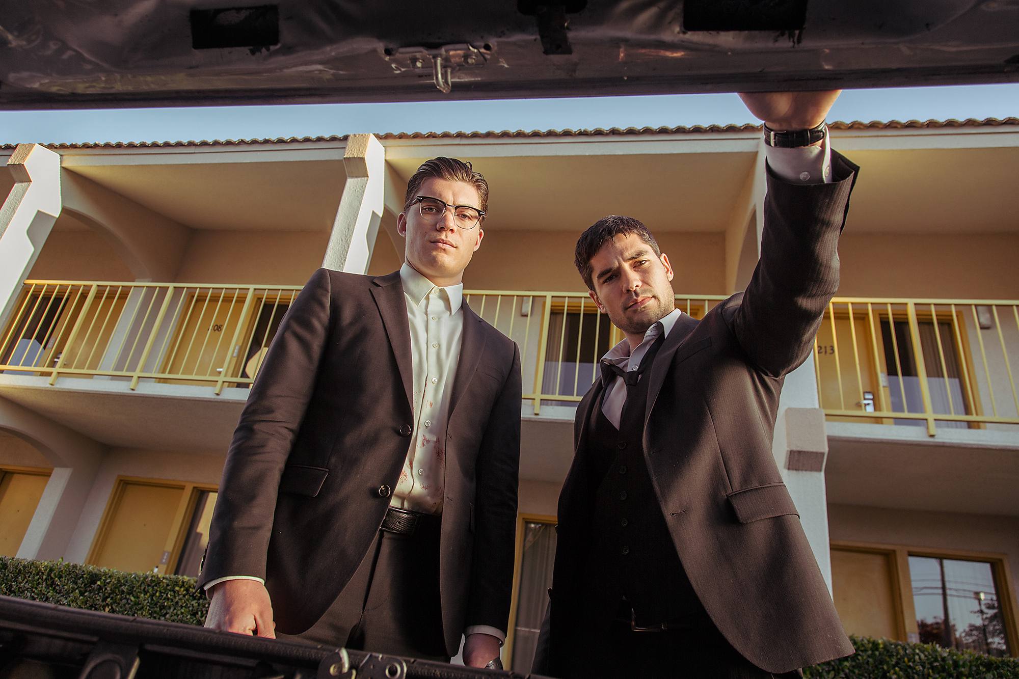 Still of Zane Holtz and D.J. Cotrona in From Dusk Till Dawn: The Series (2014)