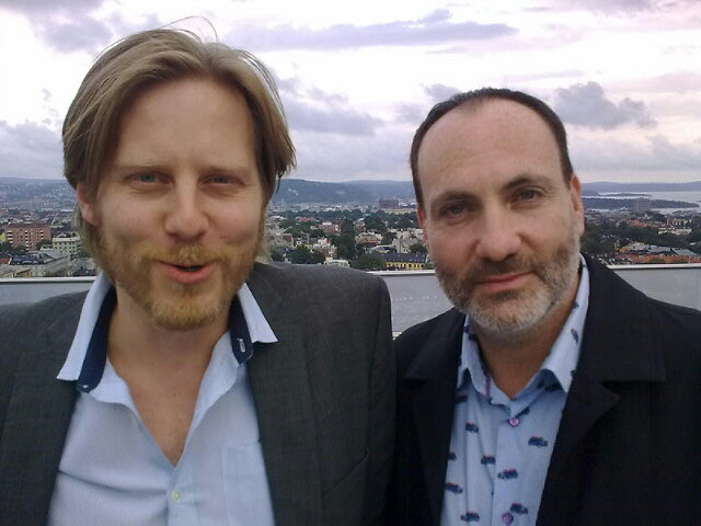 With Kim Bodnia at the set of Tomme tønner (2009)