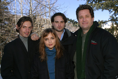 Rachael Leigh Cook, Lukas Haas, Johnny Galecki and Mark Illsley at event of Bookies (2003)