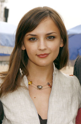 Rachael Leigh Cook at event of My First Wedding (2006)