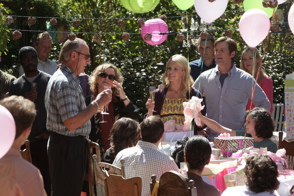 Still of Bonnie Bedelia, Craig T. Nelson, Monica Potter, Peter Krause and Max Burkholder in Parenthood (2010)