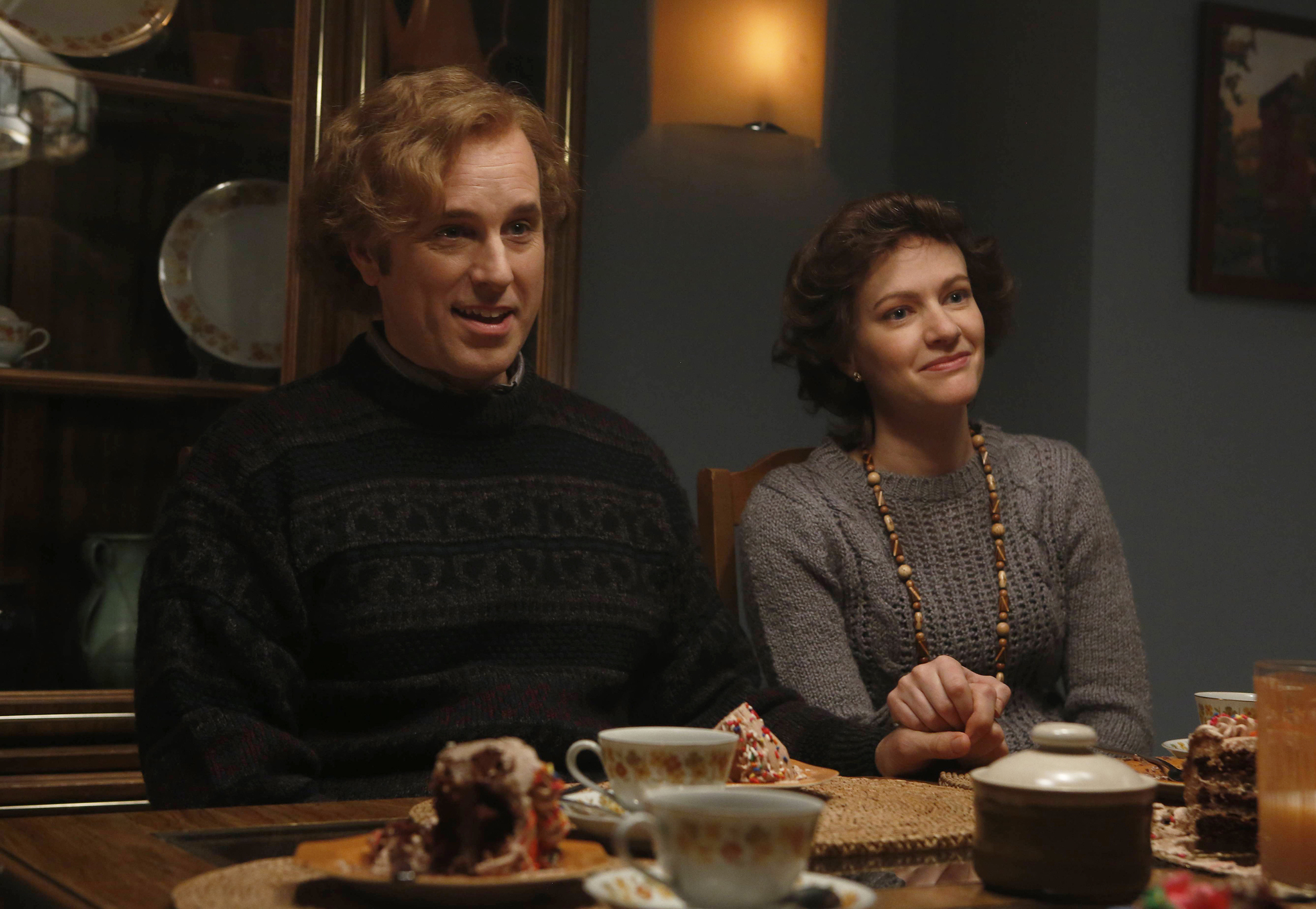Still of Kelly AuCoin and Suzy Jane Hunt in The Americans (2013)