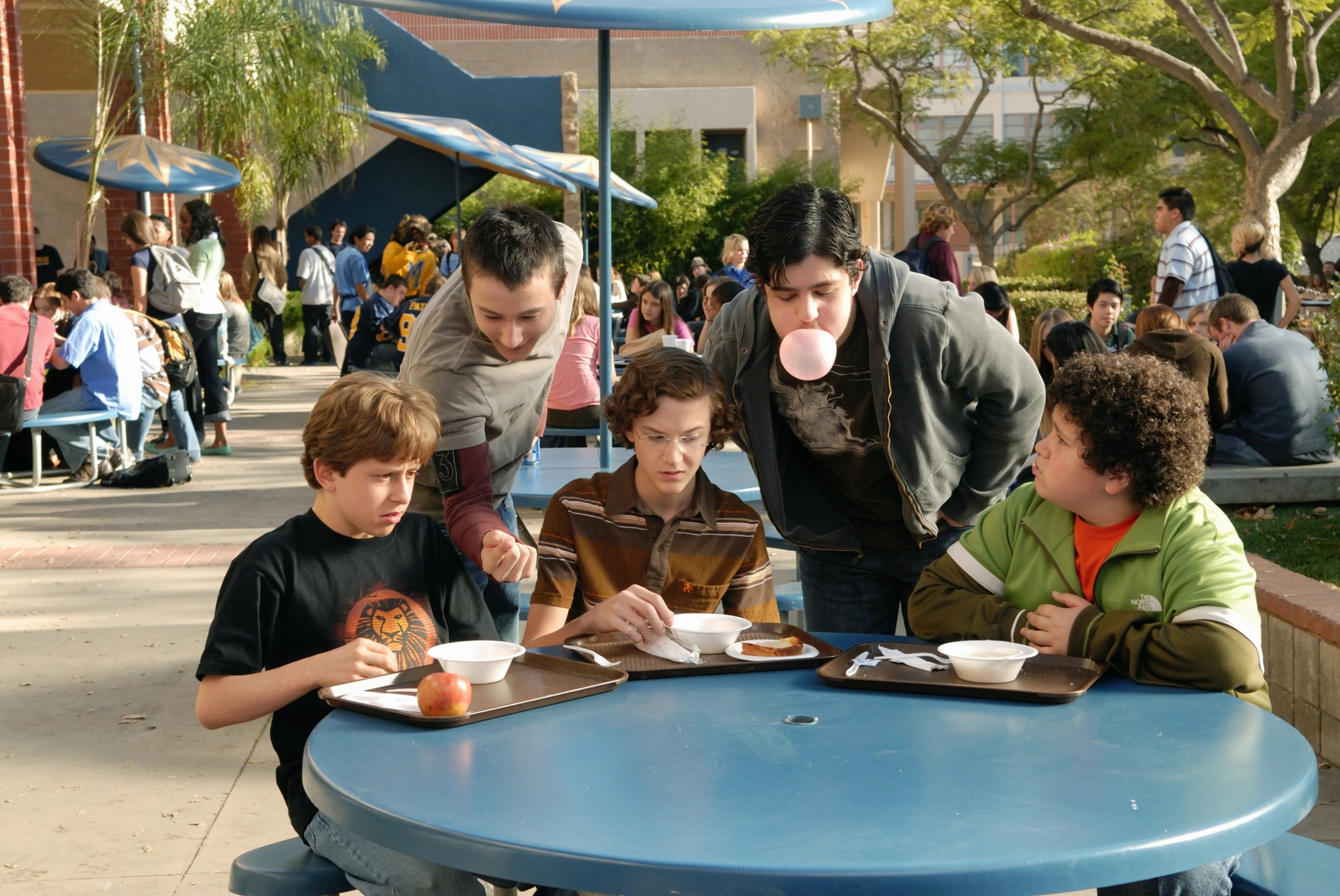 Still of Josh Peck, Alex Frost, Troy Gentile and Nate Hartley in Drilbitas (2008)
