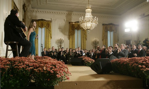 Ana Cristina performing at The White House in October 2006.