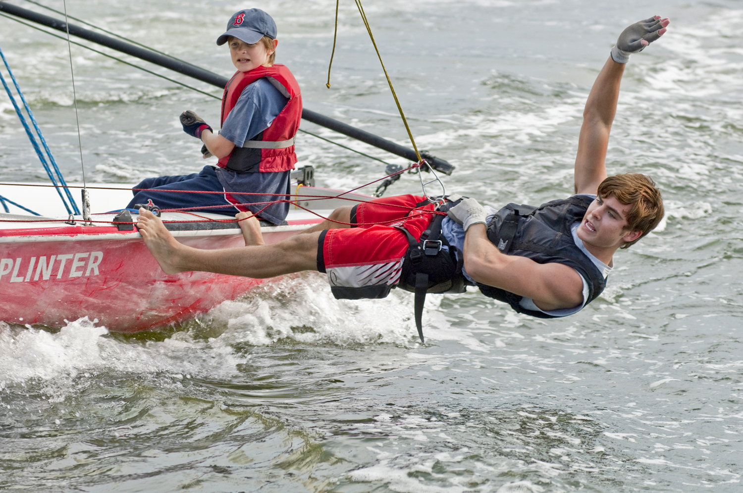 Still of Zac Efron and Charlie Tahan in Charlie St. Cloud (2010)