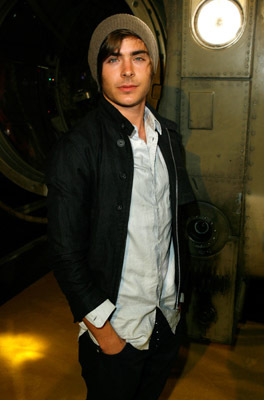 Zac Efron at event of Watchmen (2009)