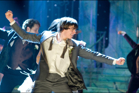 Still of Zac Efron in High School Musical 3: Senior Year (2008)
