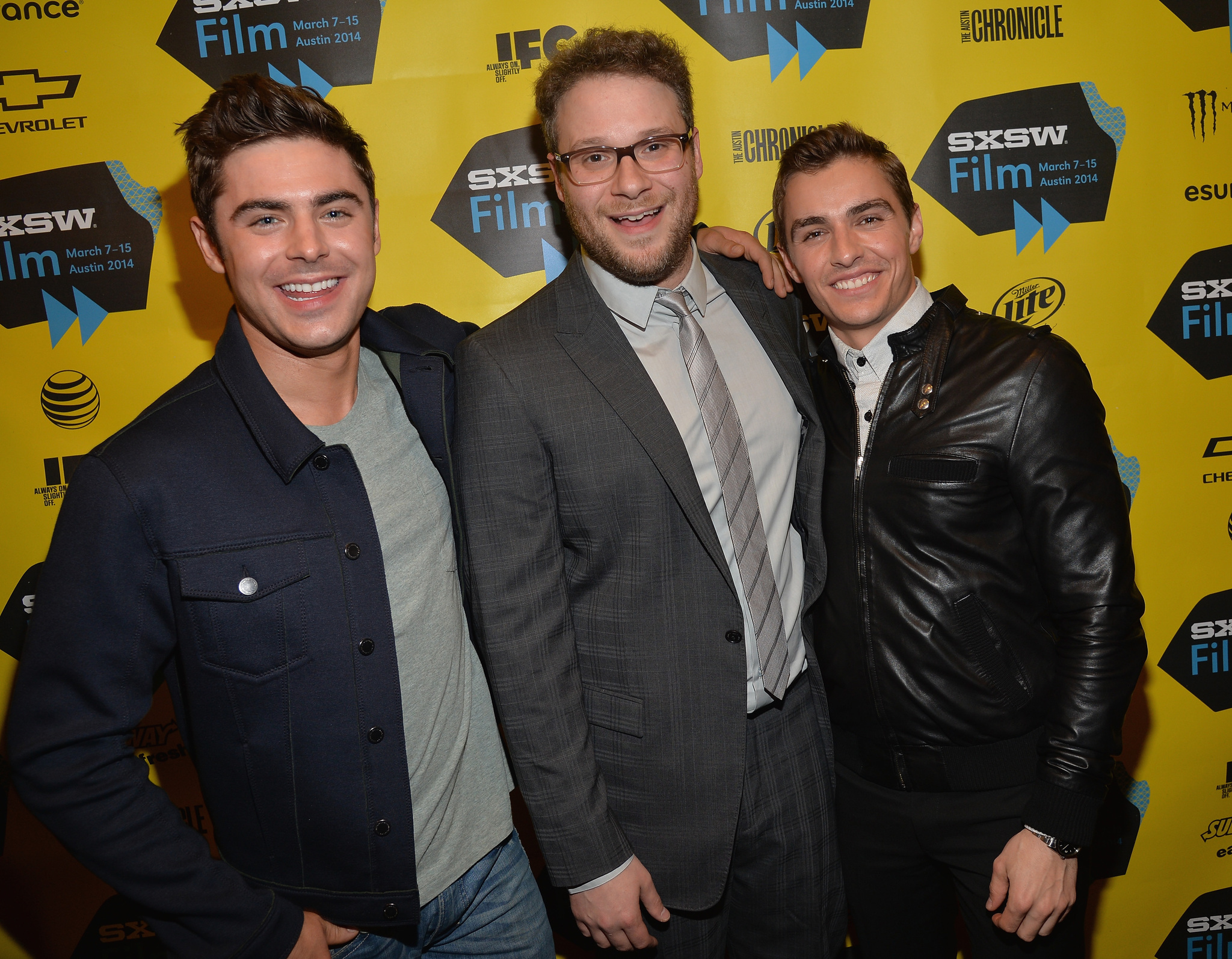 Seth Rogen, Zac Efron and Dave Franco at event of Kaimynai (2014)
