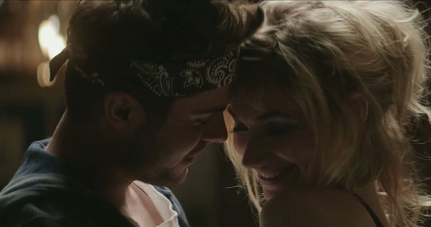 Still of Zac Efron and Imogen Poots in That Awkward Moment (2014)