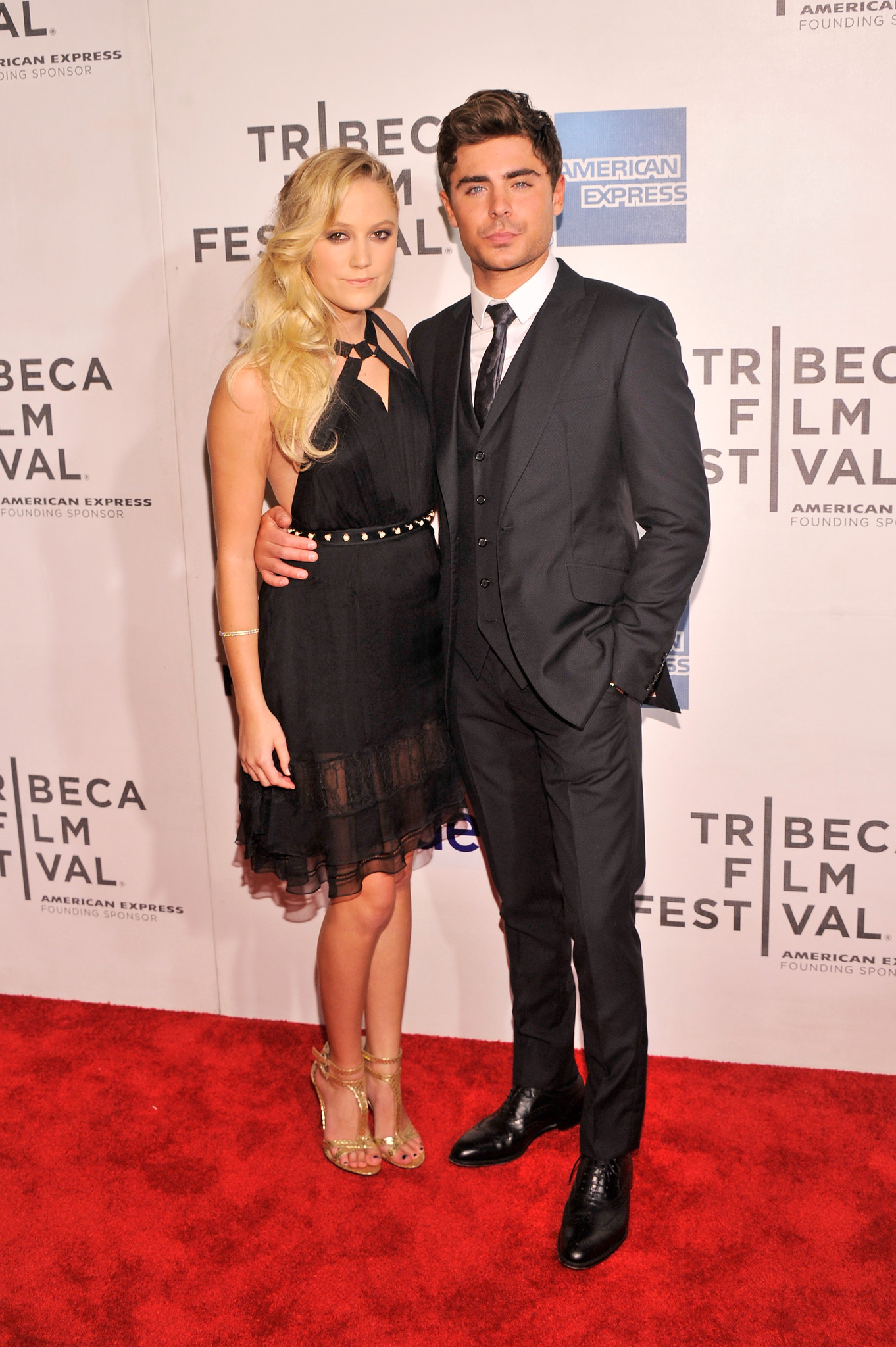 Zac Efron and Maika Monroe at event of At Any Price (2012)