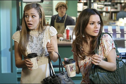 Still of Autumn Reeser and Rachel Bilson in The O.C. (2003)