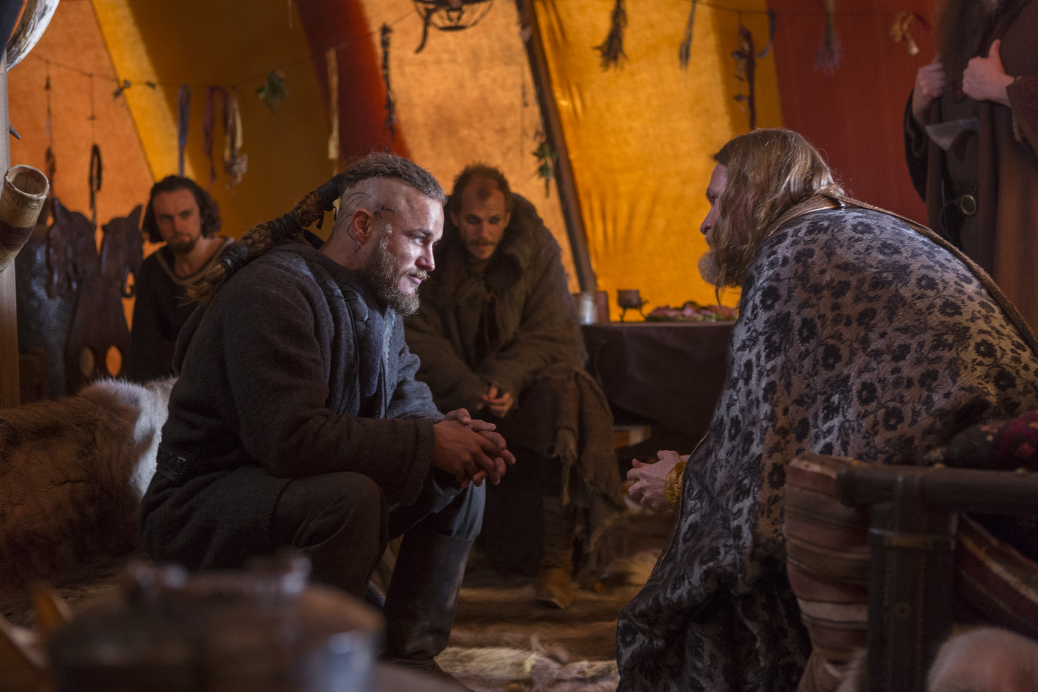 Still of Donal Logue and Travis Fimmel in Vikings: Sacrifice (2013)
