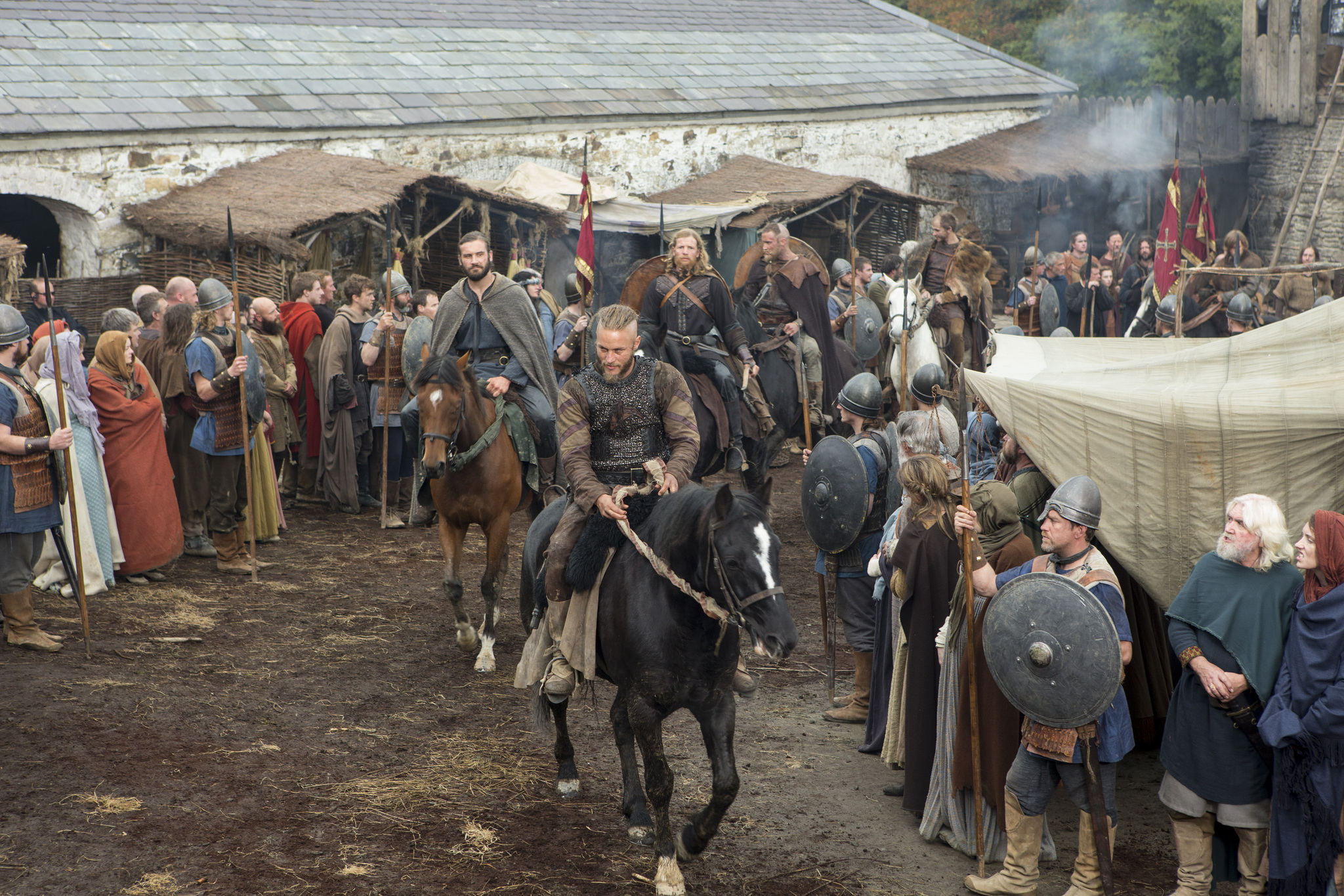 Still of Travis Fimmel and Clive Standen in Vikings: A King's Ransom (2013)