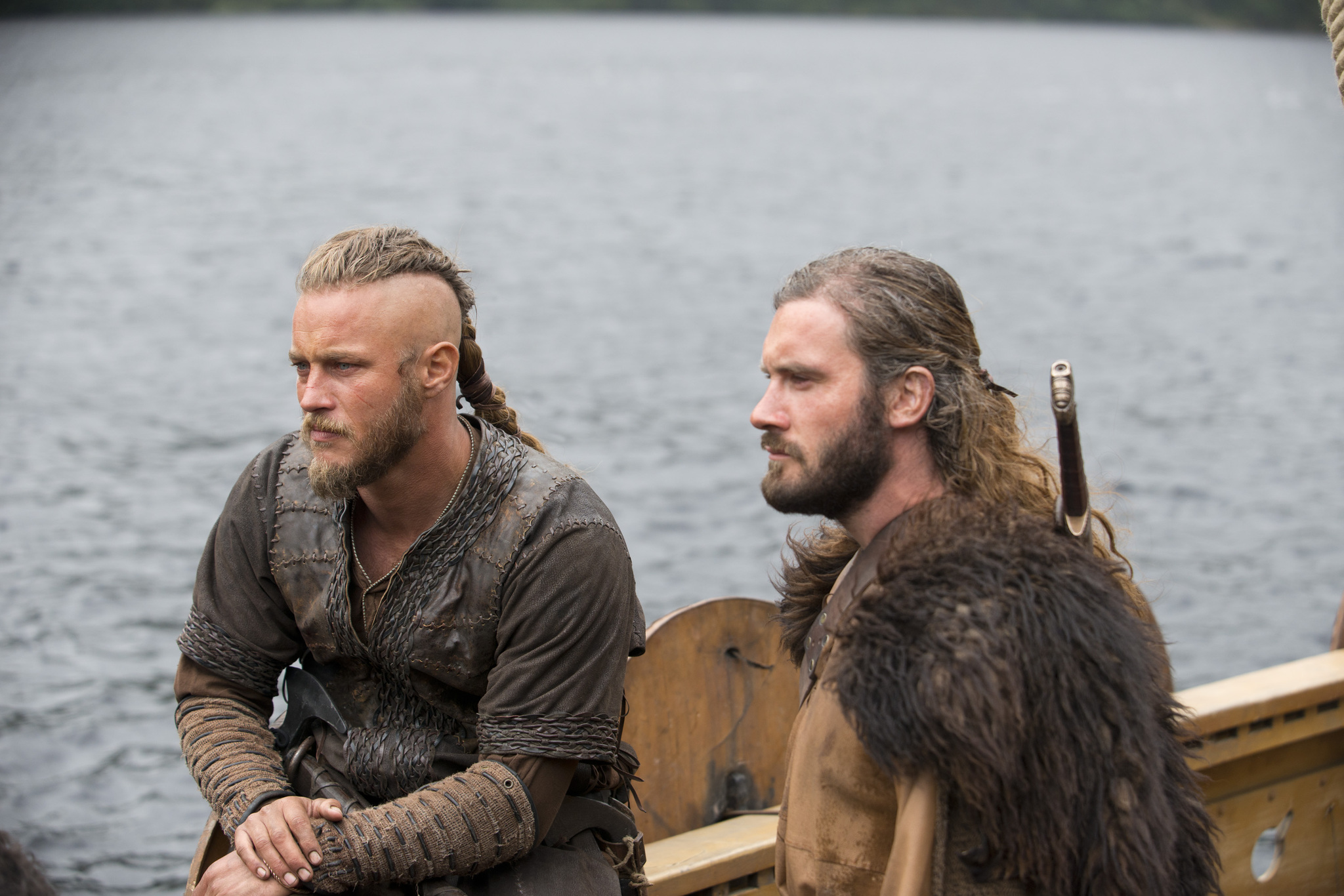 Still of Travis Fimmel and Clive Standen in Vikings: Burial of the Dead (2013)