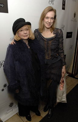 Piper Laurie and Deborah Kampmeier at event of Hounddog (2007)