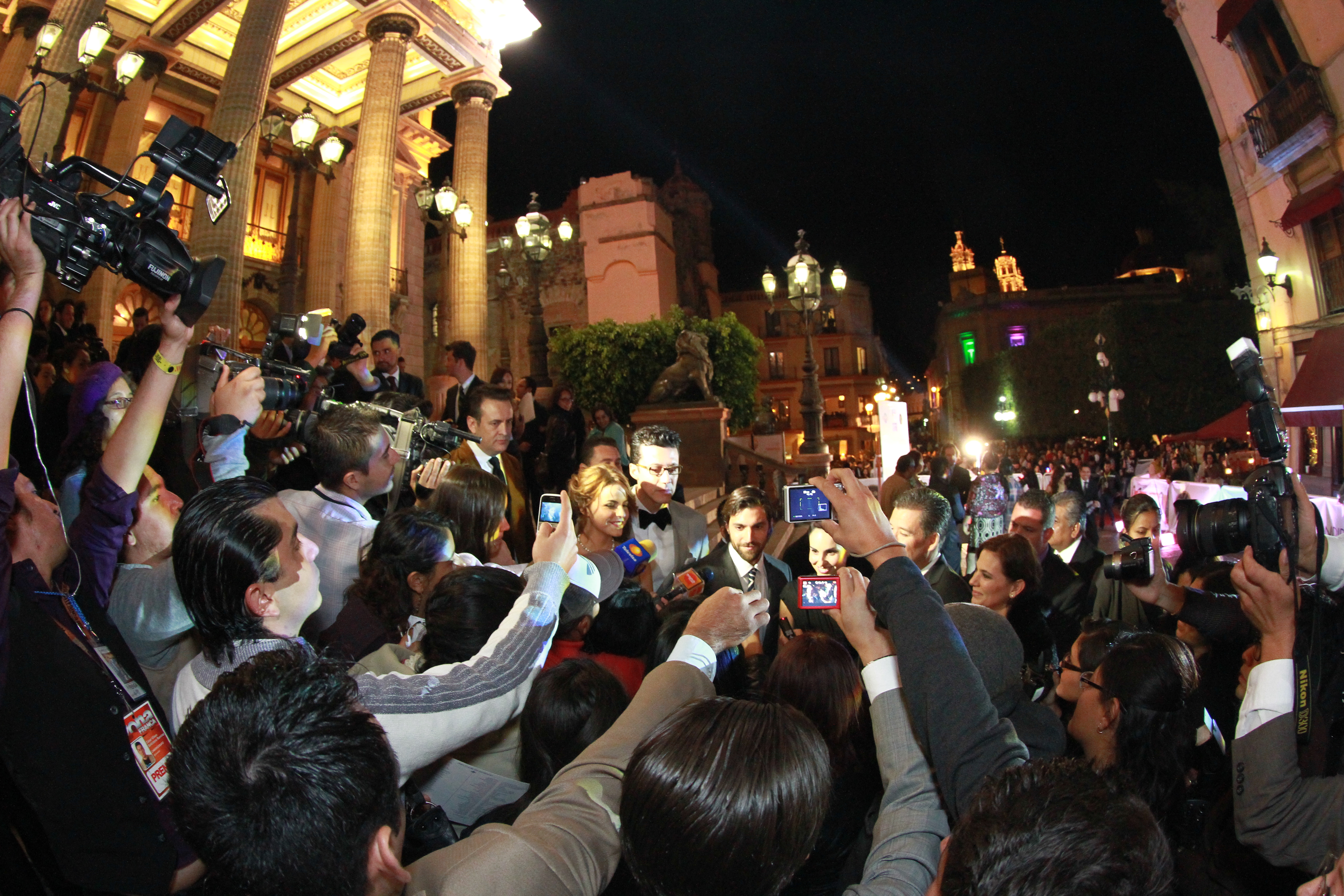 Antonio Ruiz, Alejandra Ambrosi, Pepe Bojórquez, Ana Serradilla, Osvaldo de León, Maru Carreño & Miguel Marquez arriving to the premier of Hidden Moon.