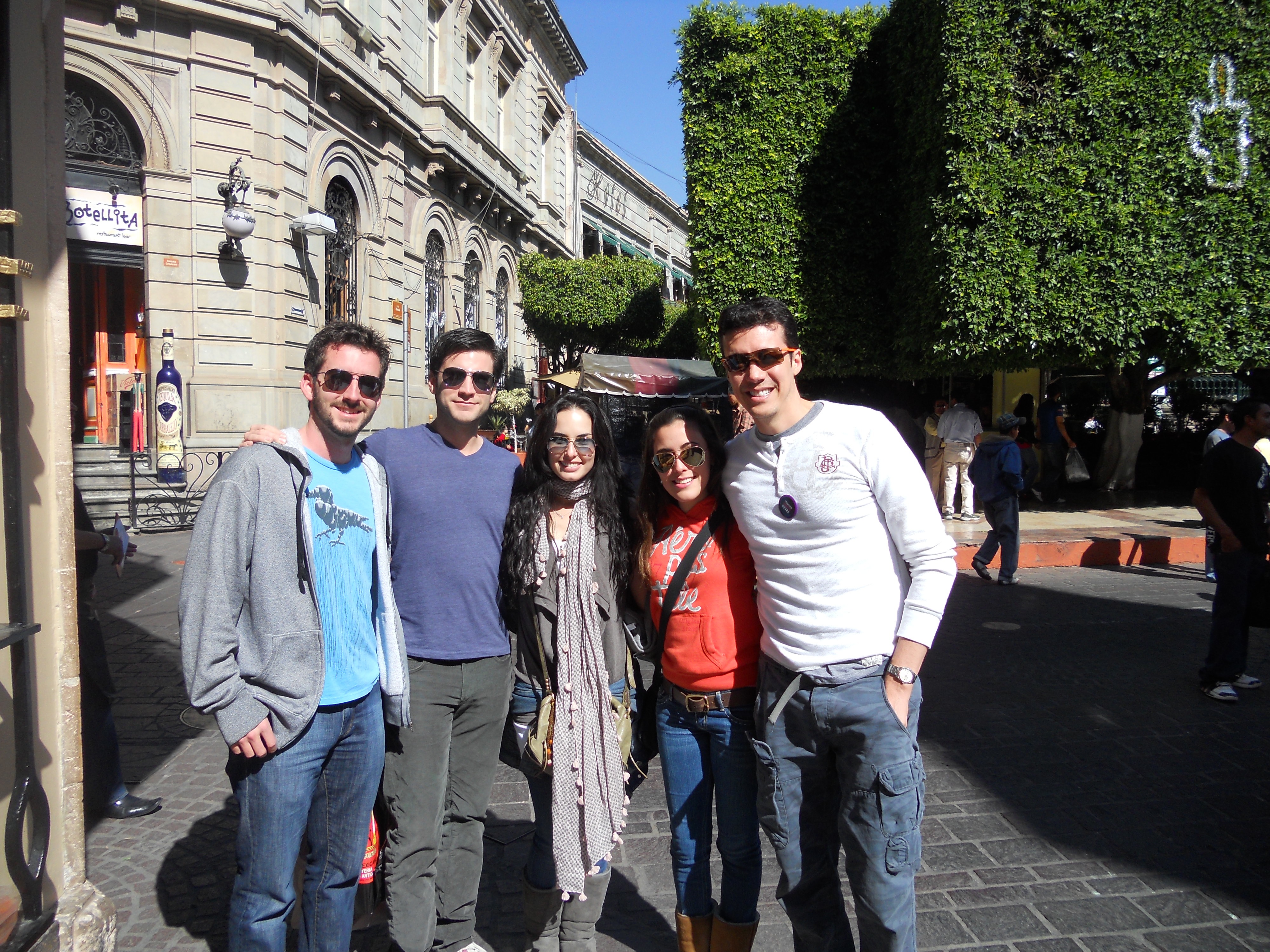 Patrick Bentley, Wes Bentley, Ana Serradilla, Myrna Estrada and Pepe Bojorquez in Guanajuato on the set of 