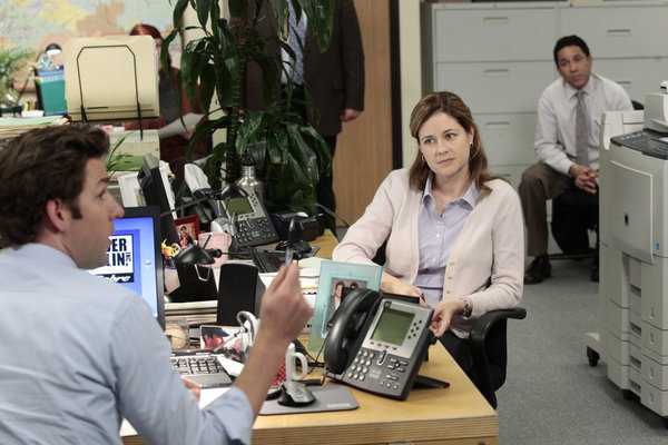 Still of Jenna Fischer, John Krasinski and Oscar Nuñez in The Office (2005)