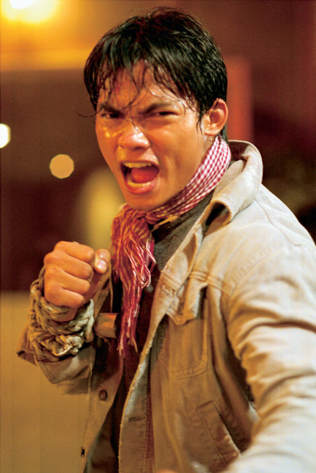 Still of Tony Jaa in Tom yum goong (2005)