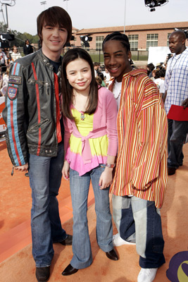 Drake Bell, Miranda Cosgrove and Little JJ at event of Nickelodeon Kids' Choice Awards '05 (2005)