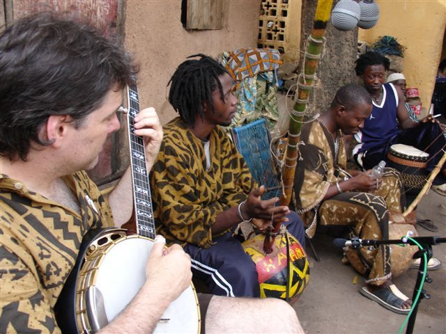 Still of Bela Fleck in Throw Down Your Heart (2008)